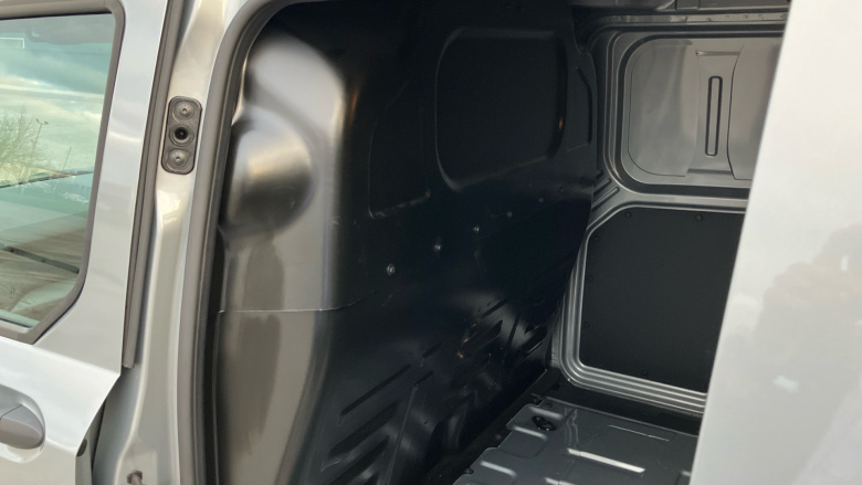 Ford Transit Courier E-Transit Courier 100kW 43kWh Trend Van Auto